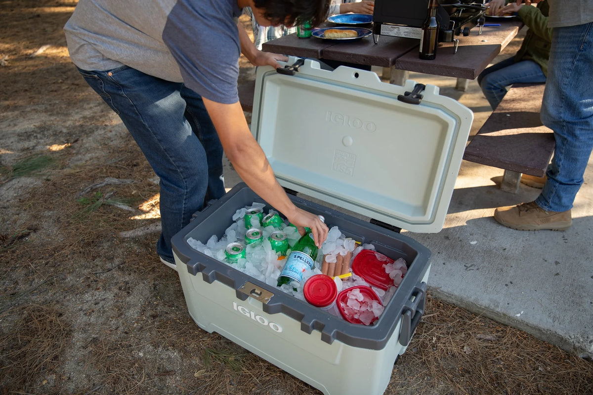 Green 72 QT Ice Chest Cooler E250960