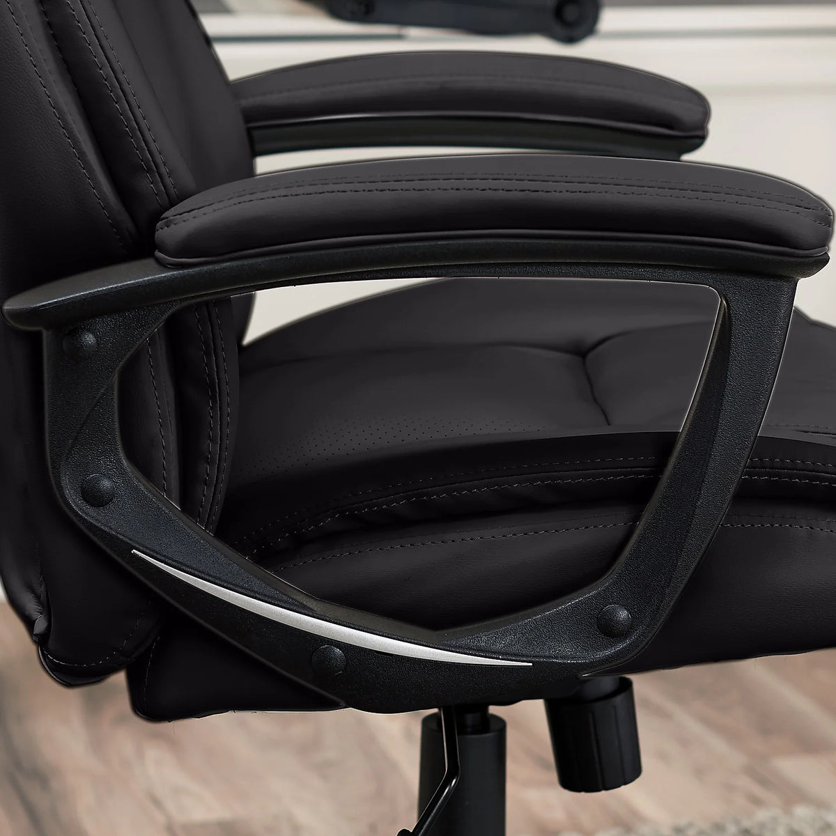 Black Bonded Leather Executive Chair X50326
