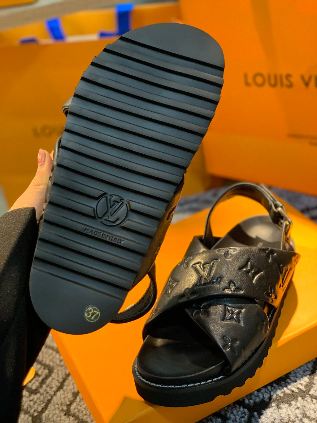 Black Flat Comfort Sandal V73771