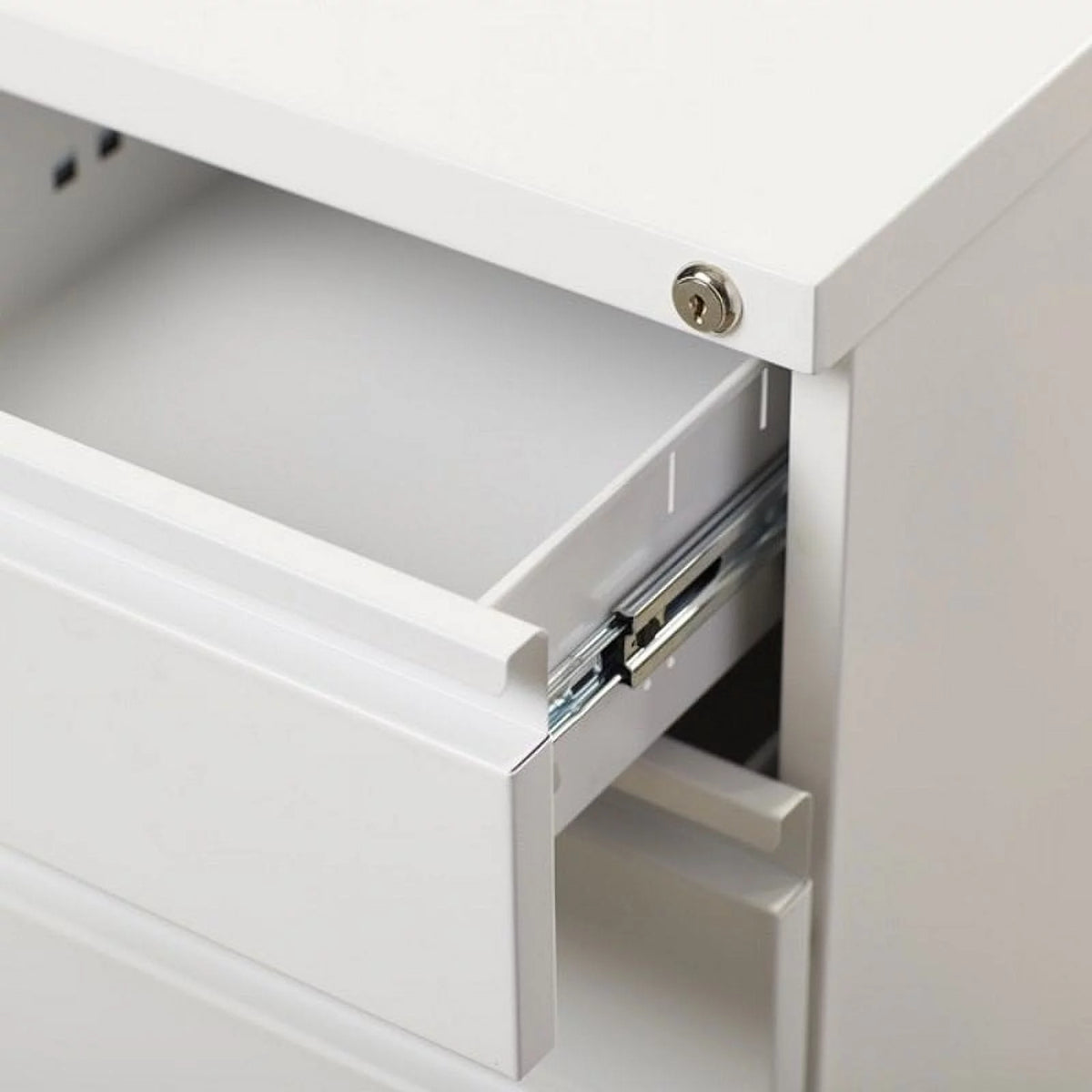 20" 3-Drawer White Metal Mobile File Cabinet A730