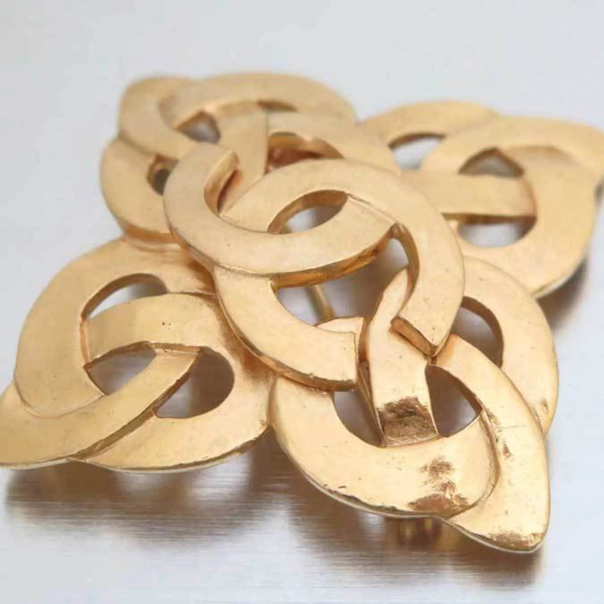 Gold Brooch D4763